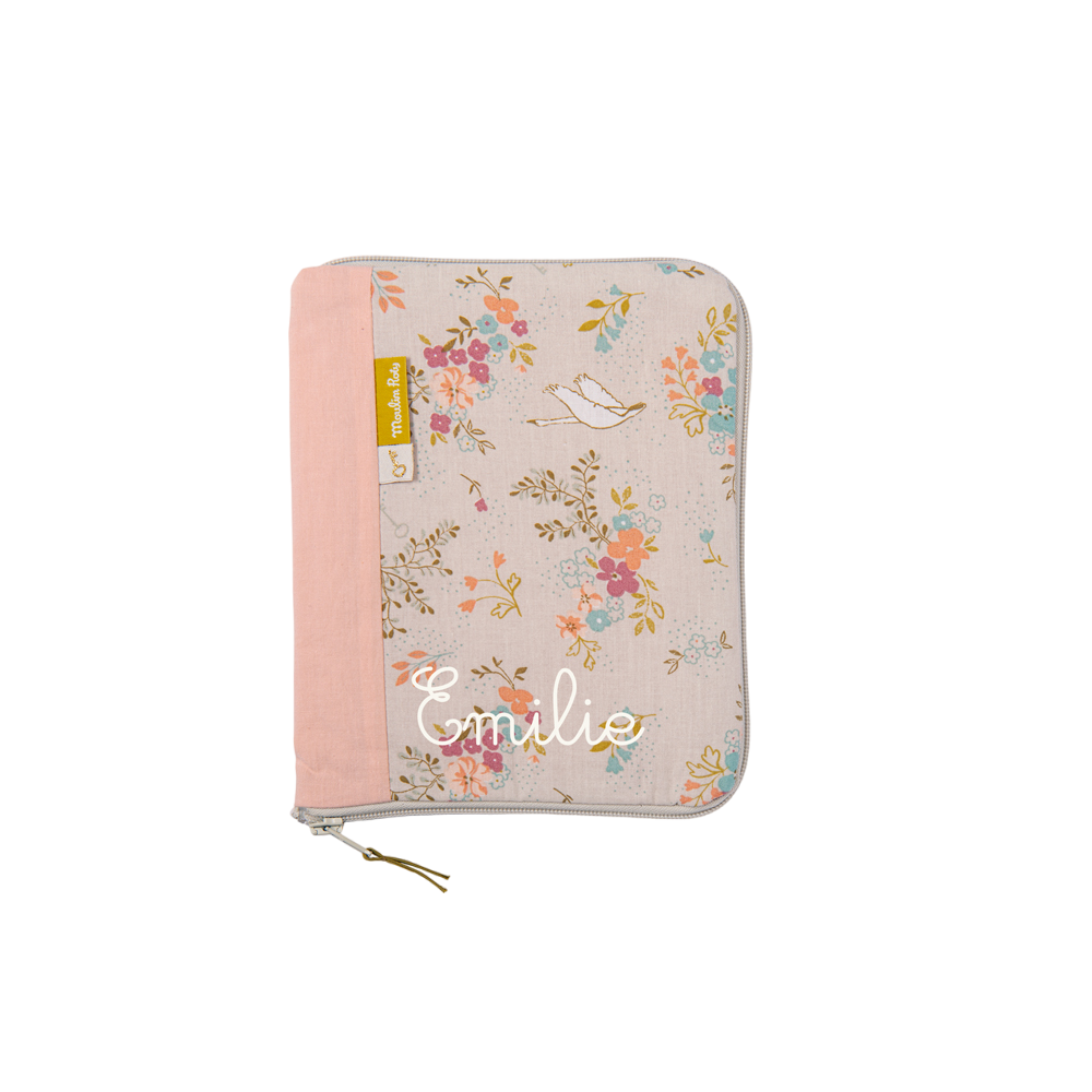 Protège carnet de santé à broder